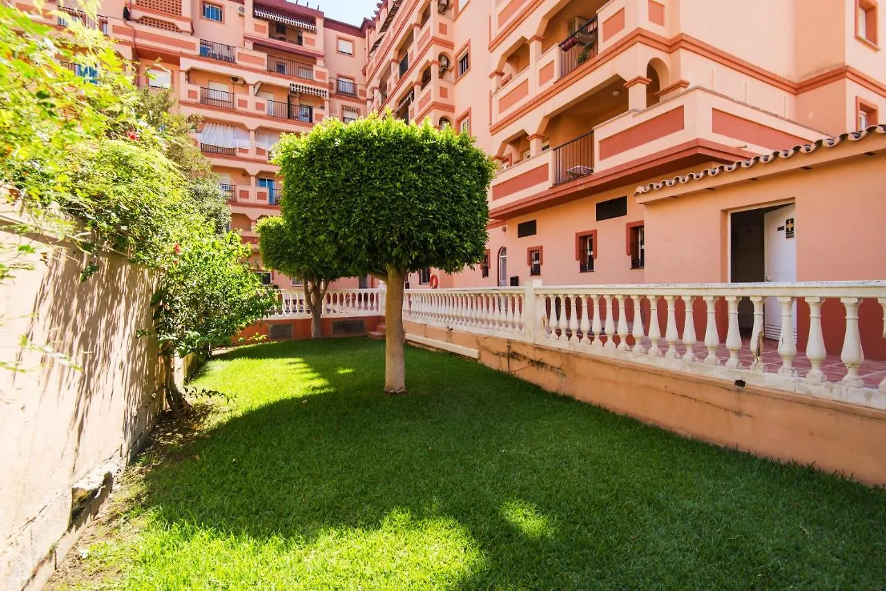 פואנגירולה Boliches Center Apartment Next To The Beach, Parking, Pool & Terrace