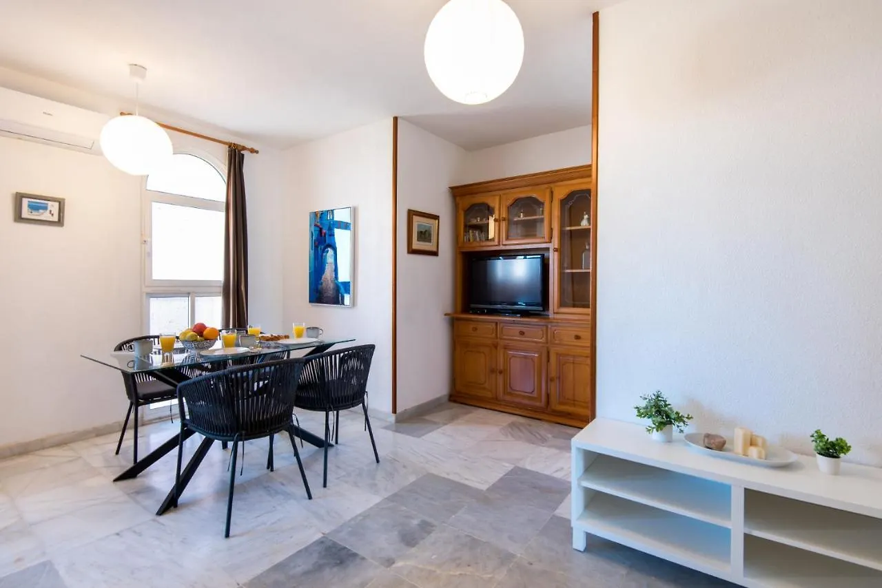 פואנגירולה Boliches Center Apartment Next To The Beach, Parking, Pool & Terrace
