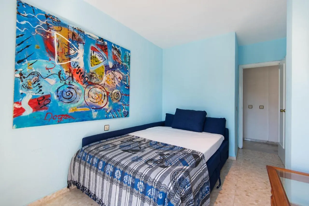 פואנגירולה Boliches Center Apartment Next To The Beach, Parking, Pool & Terrace ספרד