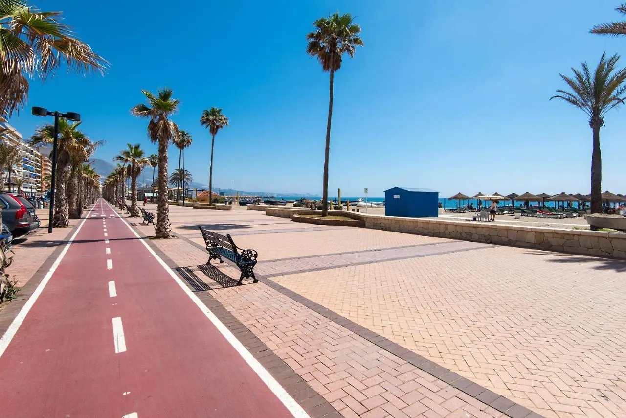 פואנגירולה Boliches Center Apartment Next To The Beach, Parking, Pool & Terrace ספרד