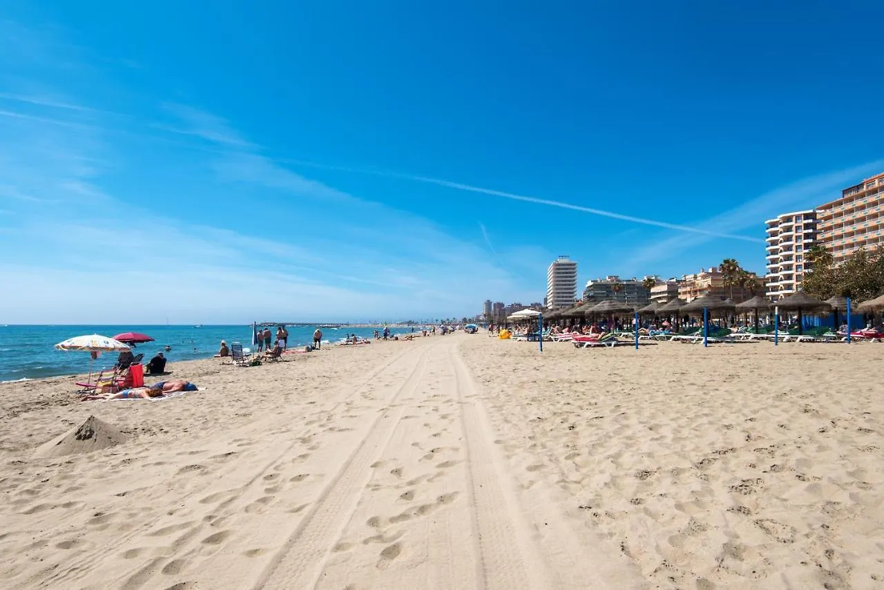פואנגירולה Boliches Center Apartment Next To The Beach, Parking, Pool & Terrace 0*,